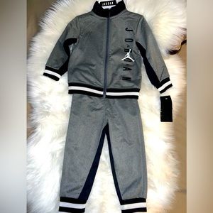 ⭐️Jordan⭐️Infant Sweatsuit⭐️Carbon Heather⭐️Gray⭐️18 Month ⭐️
